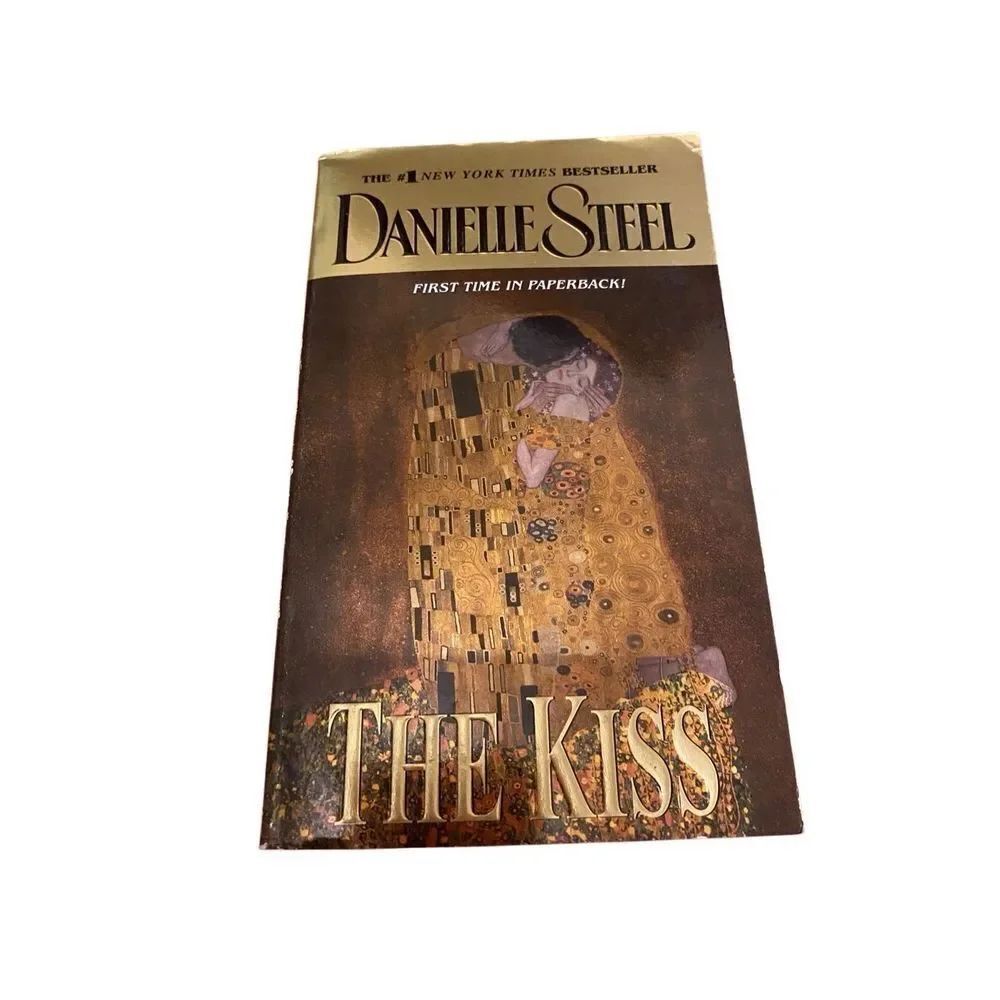 The Kiss By Danielle Steel 2002 Paperback Book Novel Romance Love